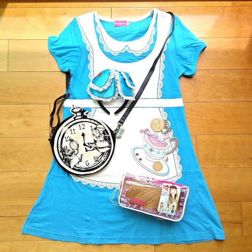 Alice wonderland cosplay - alice,