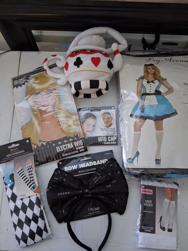 Alice wonderland cosplay - in,